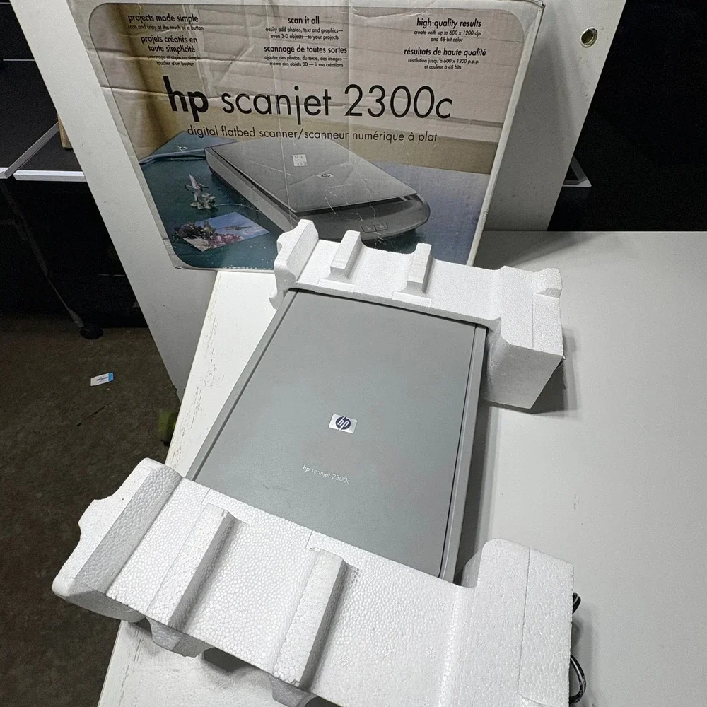 HP Scanjet 2300c Digital Flatbed Scanner Gray 600x1200 dpi Q2728A Boxed